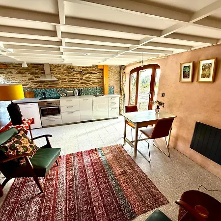 Barn Retreat With Mountain Views *