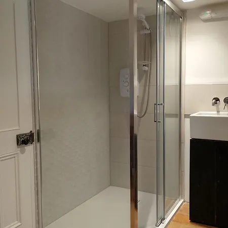 Barn Retreat With Mountain Views *