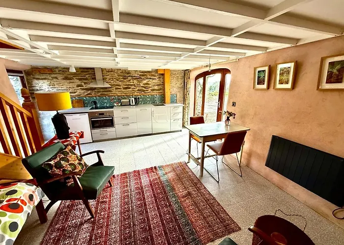 Barn Retreat With Mountain Views *