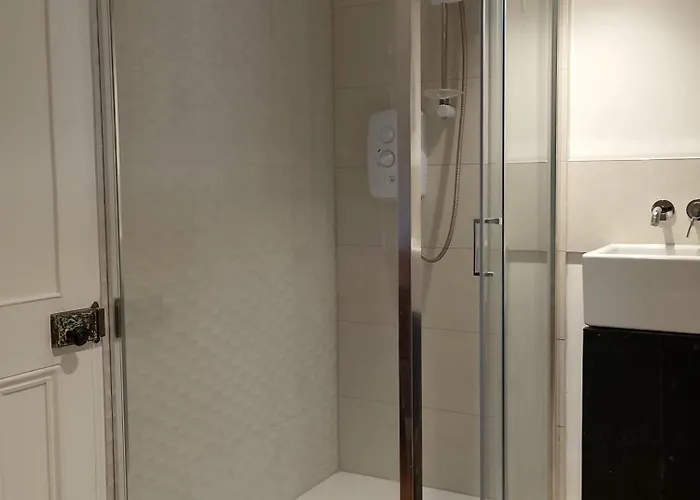 Barn Retreat With Mountain Views *