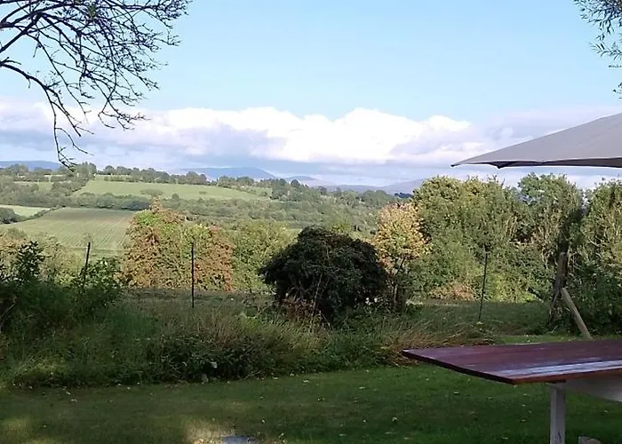 Apartment Barn Retreat With Mountain Views