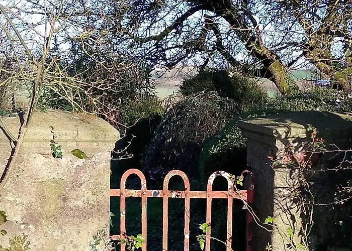 Barn Retreat With Mountain Views Apartment *